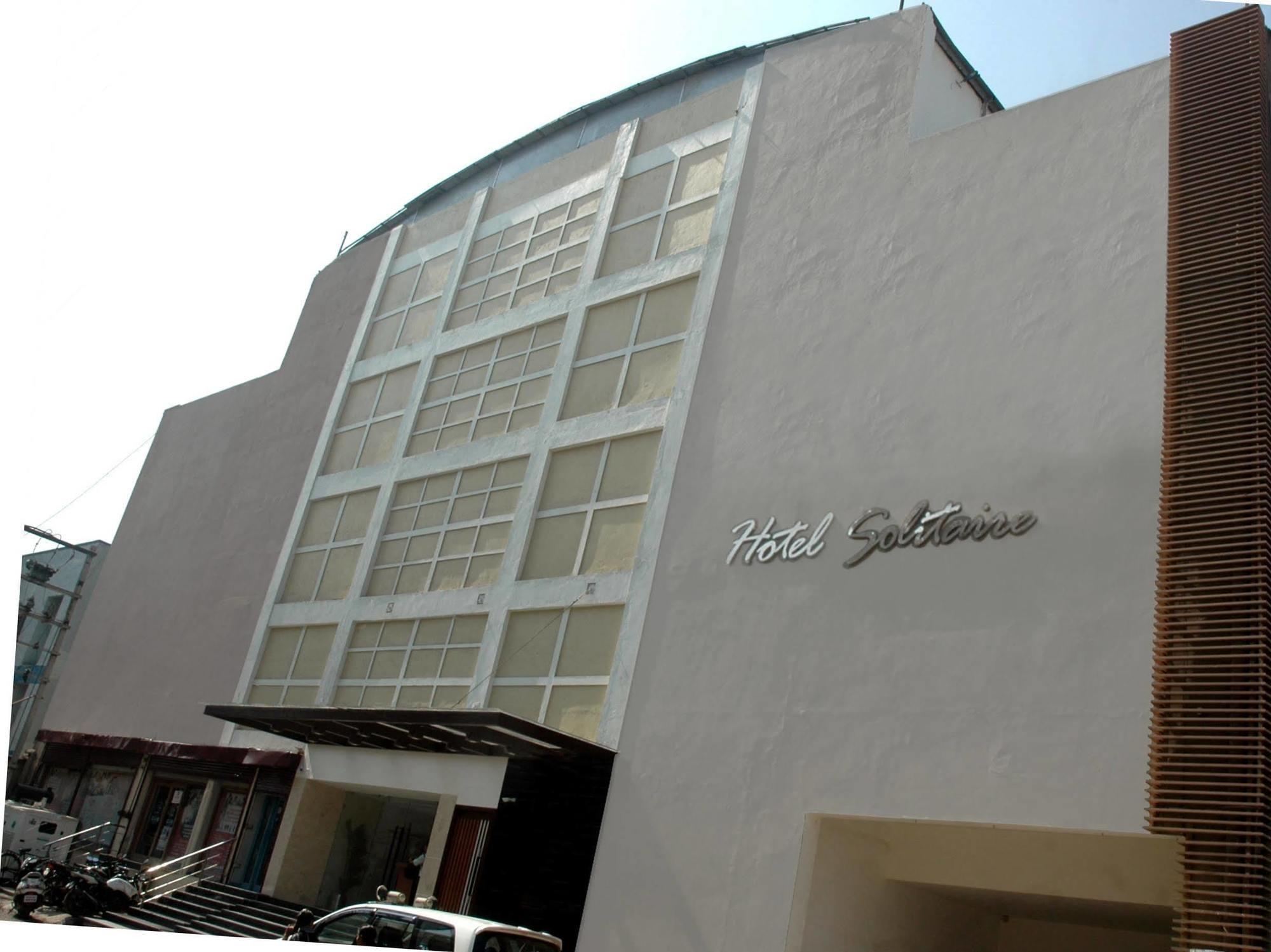 Solitaire Hotel Rāipur Exterior foto